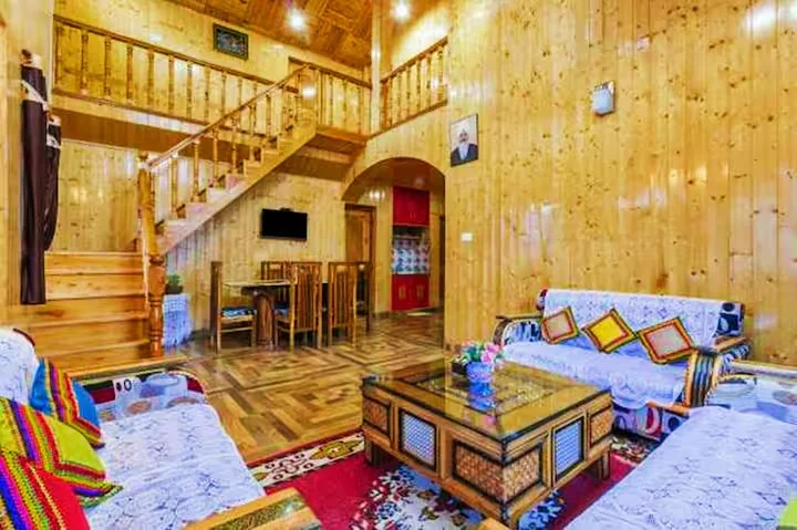 Rangri Homestead – 4BHK Villa in Apple Orchards, Manali