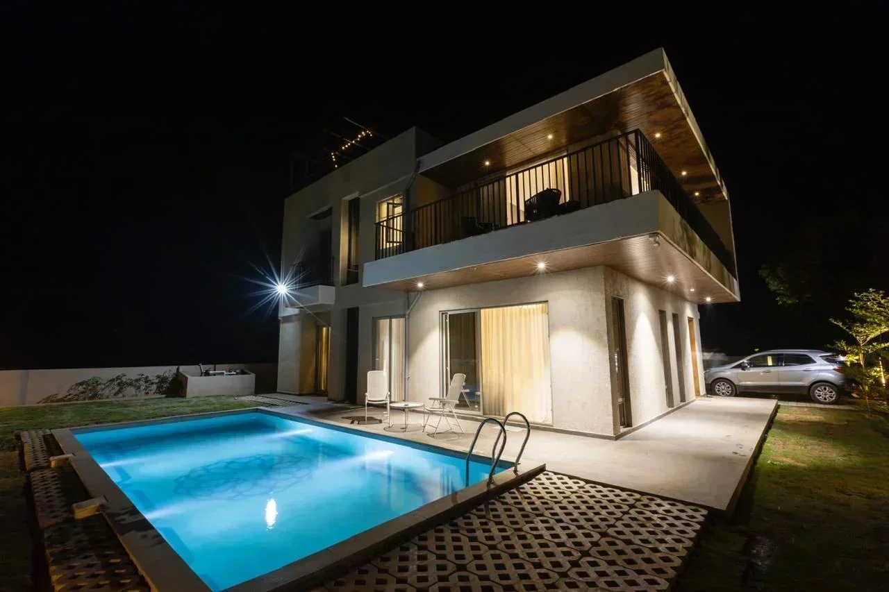 Redtree villa - Image 2