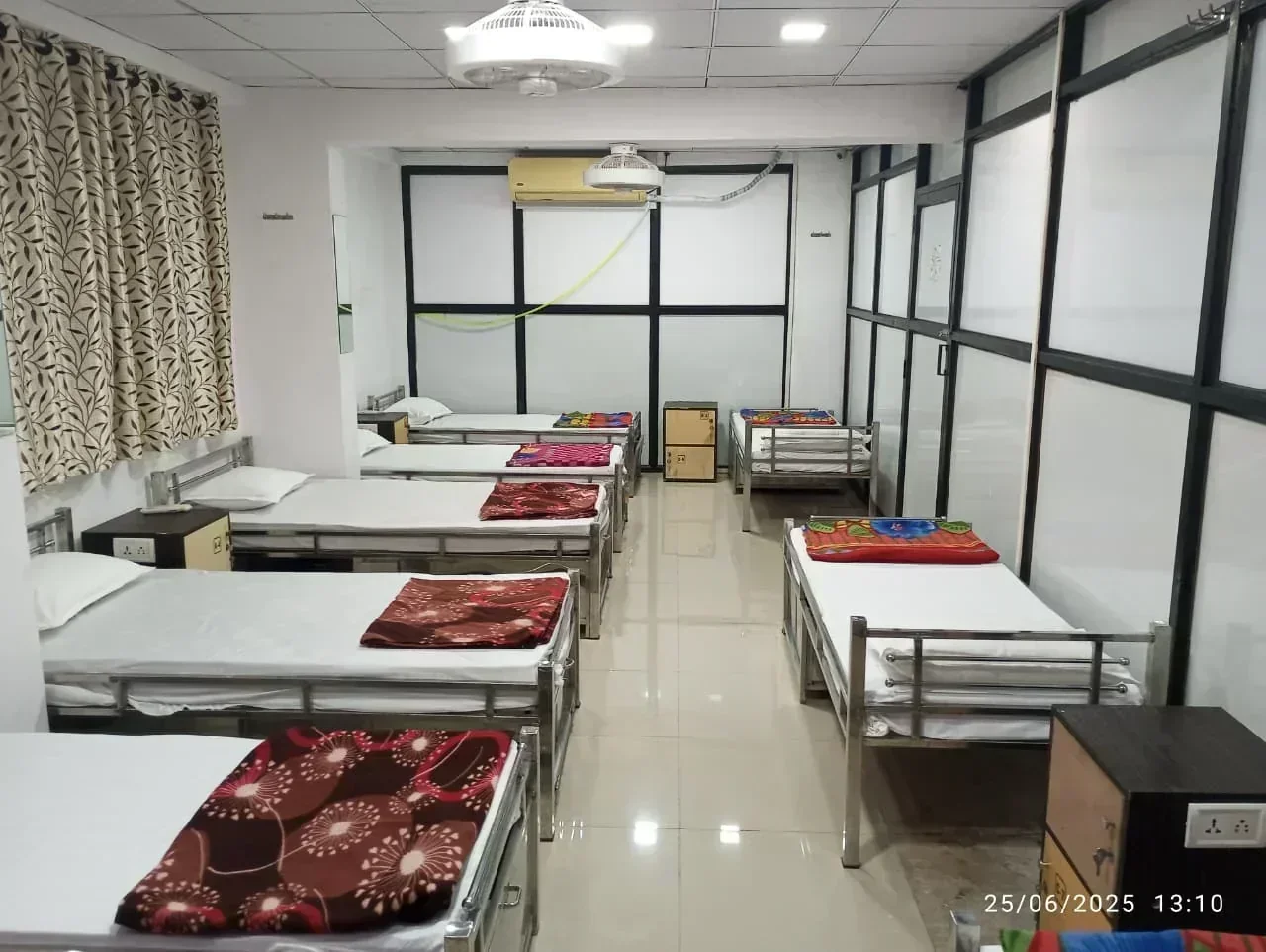 Shiv Sai dormitory for men and women - Image 4