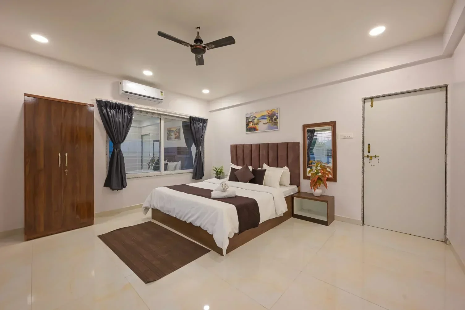 Tito's Villa – Luxurious 6BHK Private Pool Villa in Lonavala - Image 5